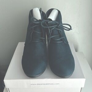 Dream pairs navy faux suede wedges 6 1/2